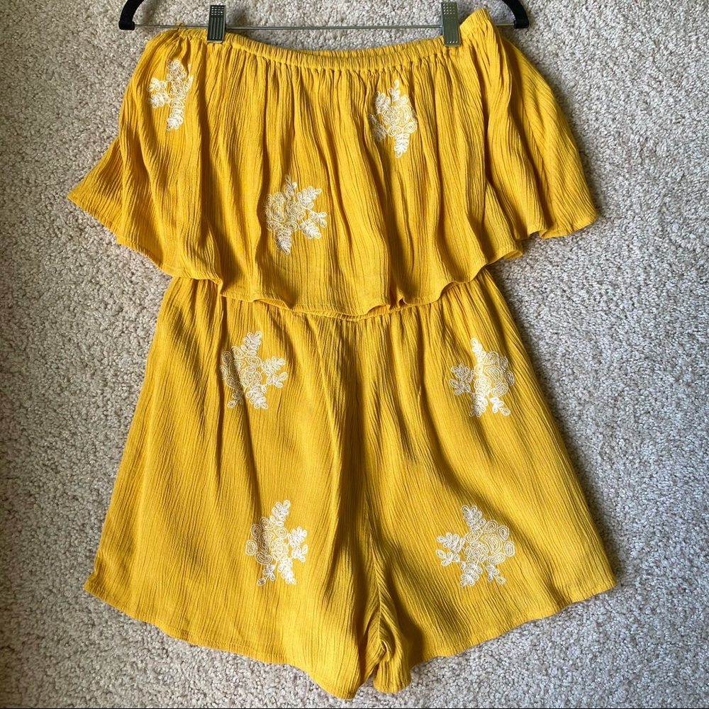 Sadie & Sage Golden Yellow Embroidered Romper Jumpsuit NWOT